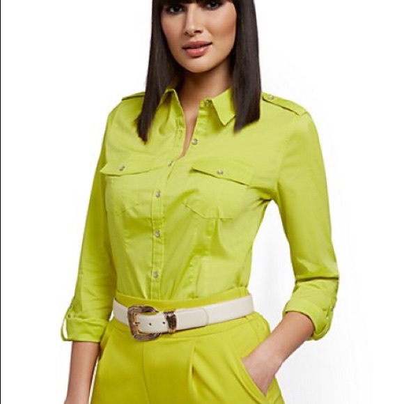 NY and Co. XS Button down top - Picture 2 of 3